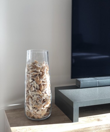 Üveg váza, ovális alakú (45x17 cm), kagyló - csigaház dekor töltettel  (eladási egység: Darab)